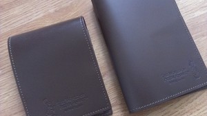 メモパッドとパスポートケース