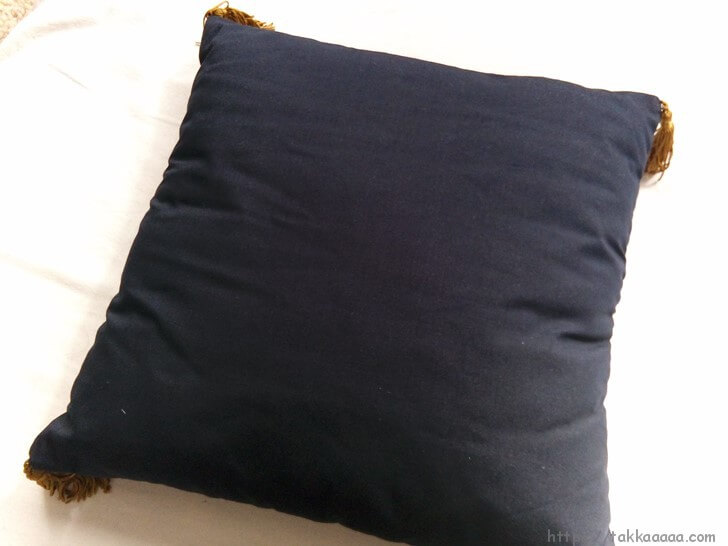 MUFG株主優待のクッションの裏